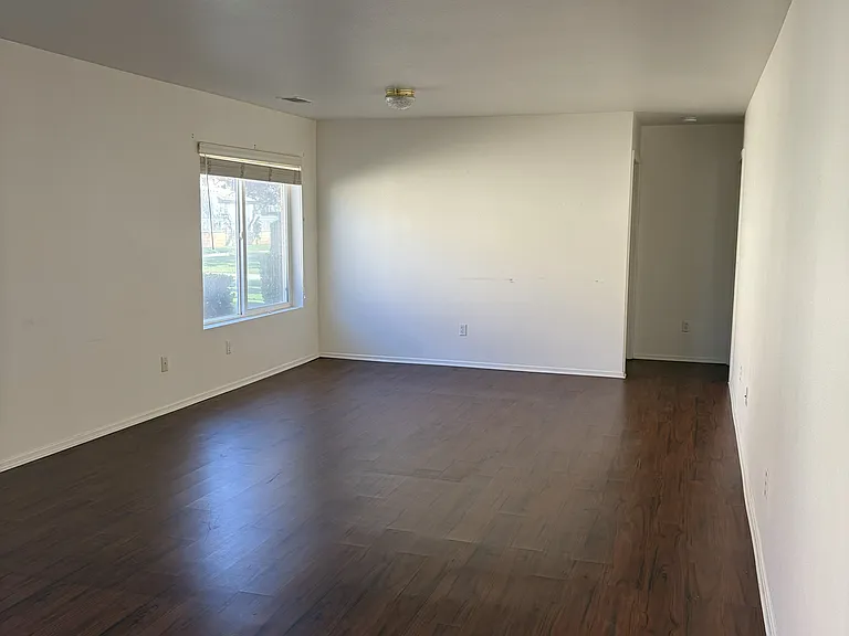 11561 Park Ln — Photo 7