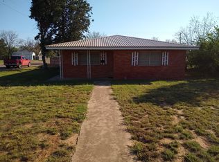 810 W 3rd St, Spur, TX 79370