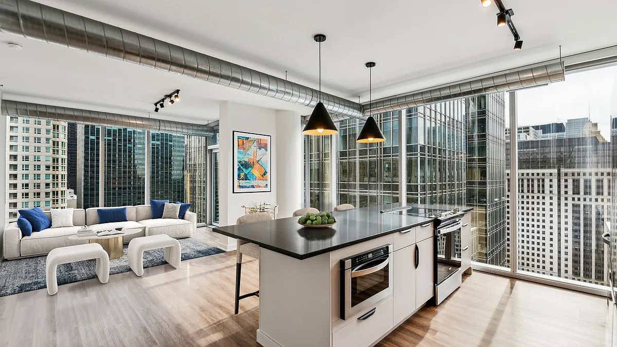 Building Photo - 345 N La Salle Dr #4301