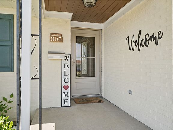 2nd image of 805 Caroline St