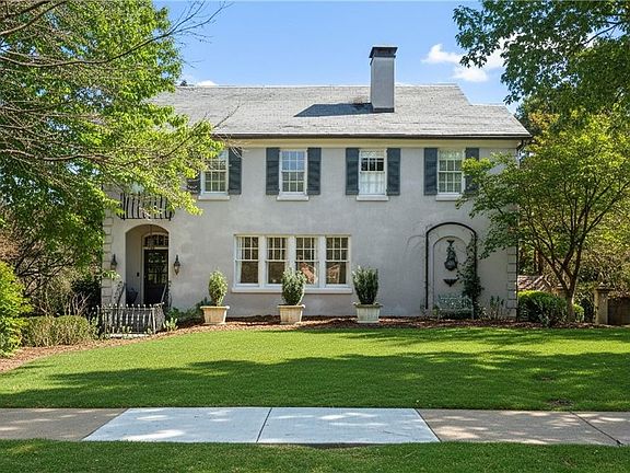 2nd image of 1209 Springdale Rd NE