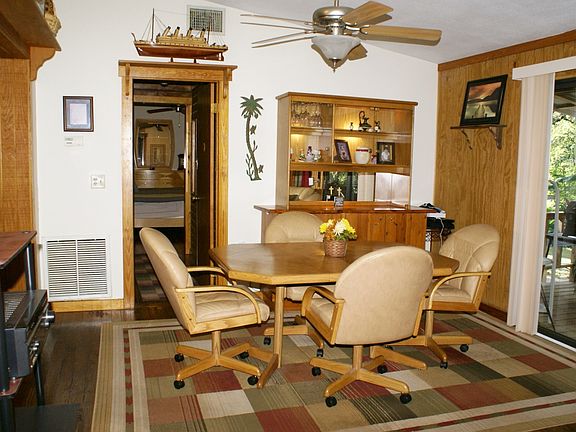 3rd image of 12422 Eloian Dr