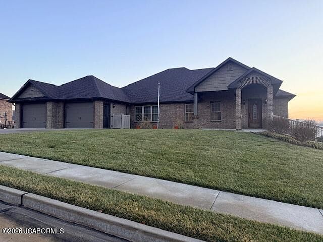 1st image of 327 Settlers Ridge Dr