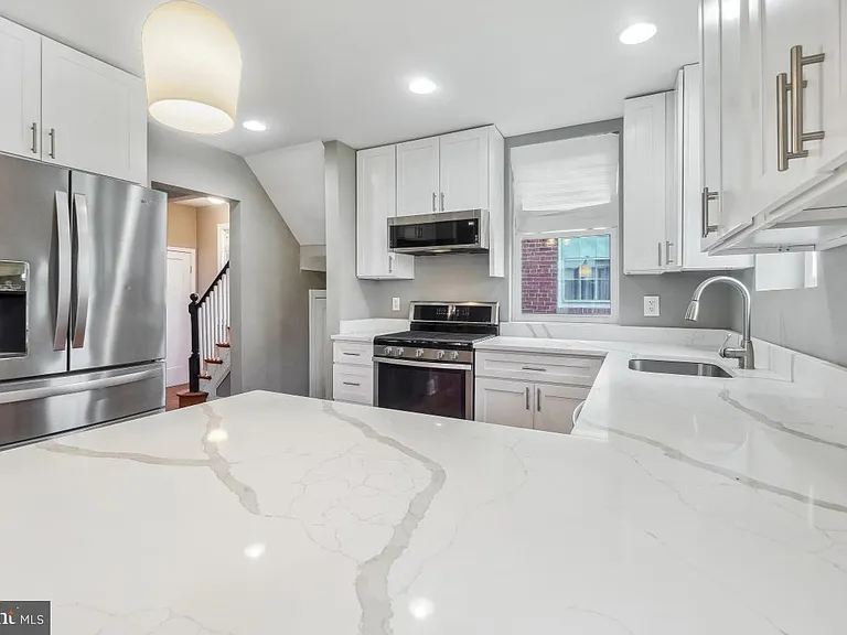 2615 Otis St NE — Photo 13