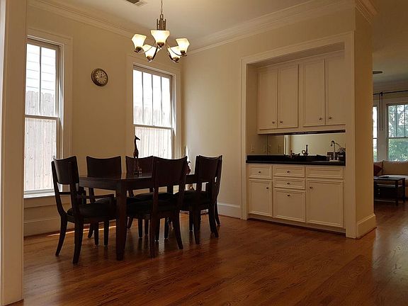 Dining room with wet bar