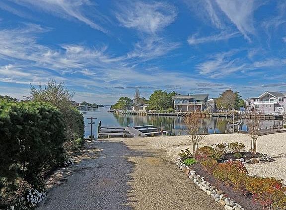 3rd image of 294 Sandpiper Ln