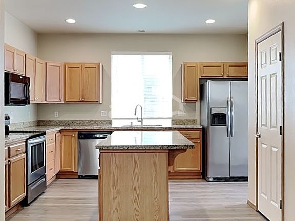 3rd image of 1627 182nd St E