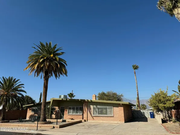 8271 E Shiloh St, Tucson, AZ 85710