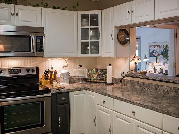 2nd image of 309 Liveoak Dr