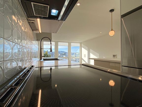 4th image of 250 Connecticut St #3
