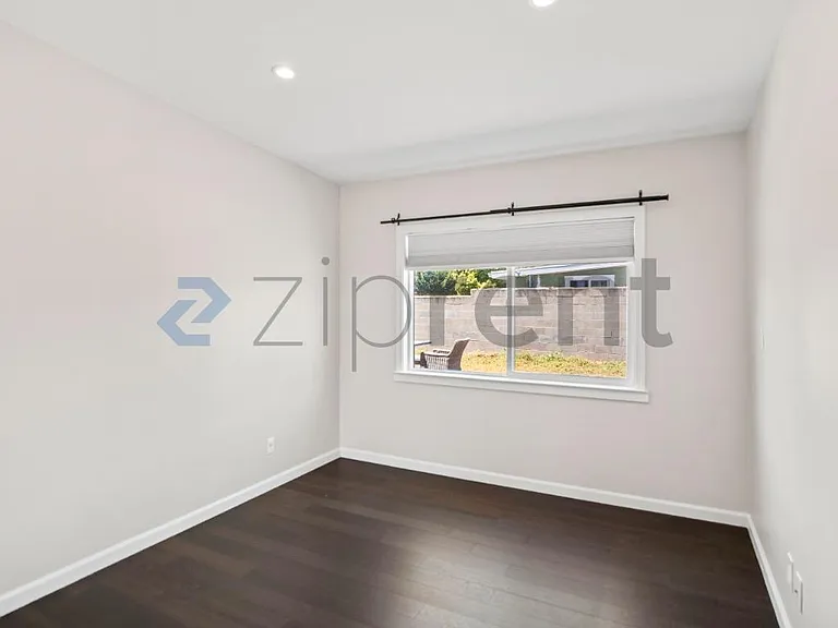 2601 Fordham St — Photo 22
