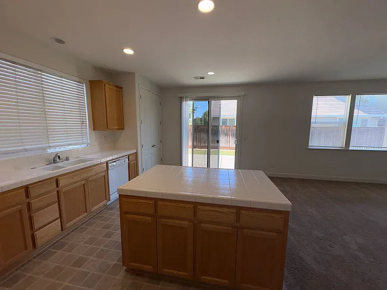 100 Mount Adams Cir — Photo 13