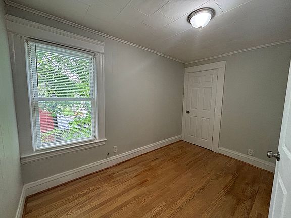 3rd image of 117-119 Whittier Ave