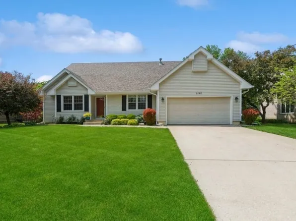 6140 Nottingham Dr, Johnston, IA 50131