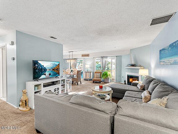 5th image of 1409 Arthur Street