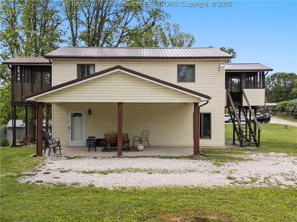 67 Poplar Dr, Scott Depot, WV 25560