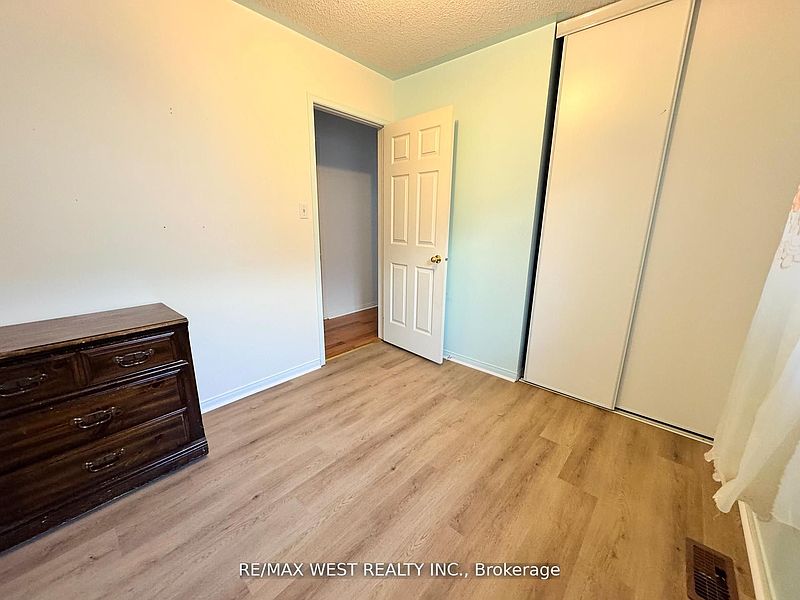 Brampton House for rent - 4 Bedrooms — photo 28