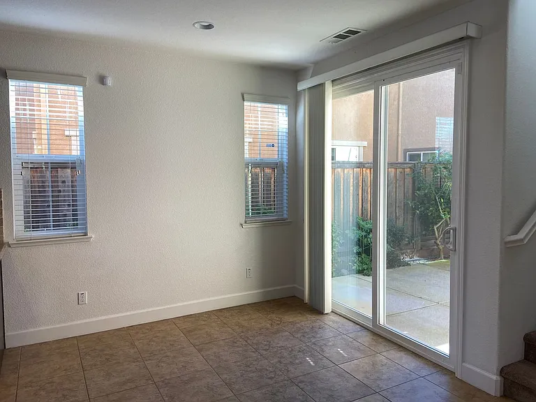 907 Blossom Rock Ln — Photo 12