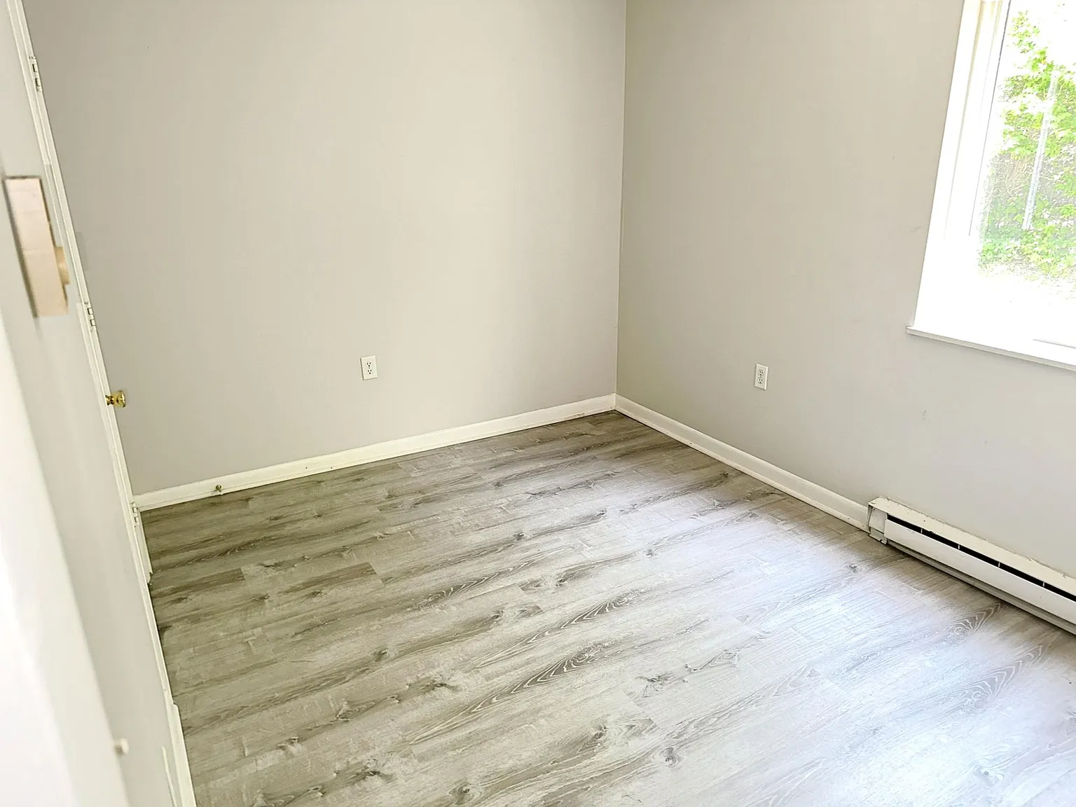 Erica Court Apartments — Photo 2