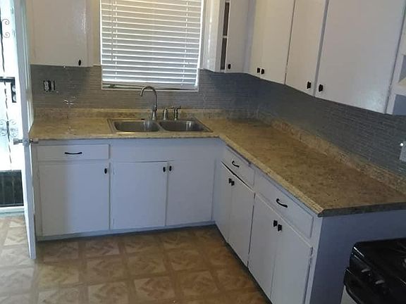 3rd image of 3230 Frankfort Ave