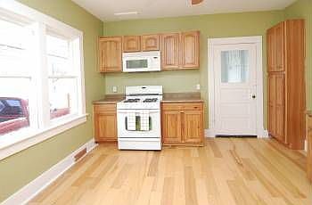 4th image of 672 E Bryan Ave