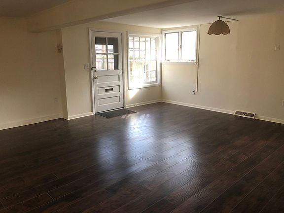 Entrance into Great-room-18'x20'