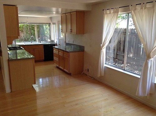 3rd image of 8294 Twin Oaks Ave
