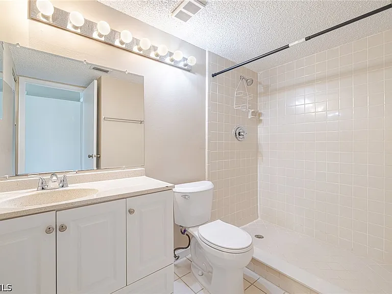 13515 Eagle Ridge Dr #524 — Photo 8