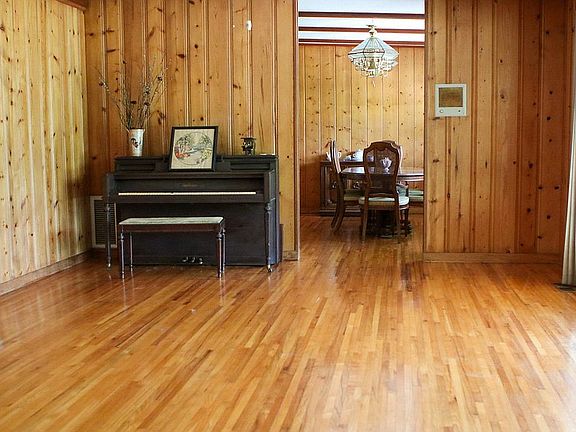 4th image of 4222 Lakemor Dr