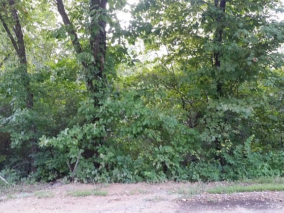 2nd image of 51 Lakeview Dr