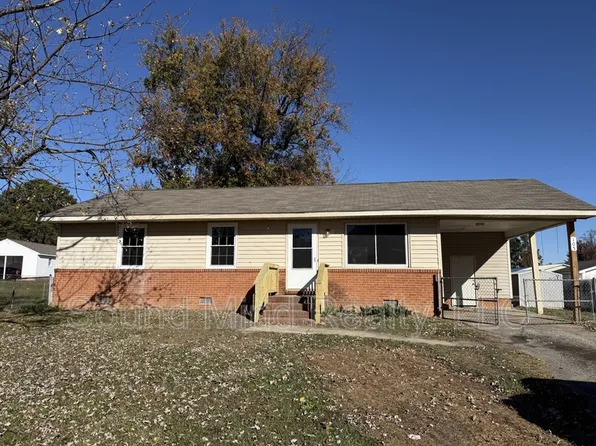 105 Sycamore St, Dunn, NC 28334