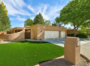 3219 El Toboso Dr NW, Albuquerque, NM 87104
