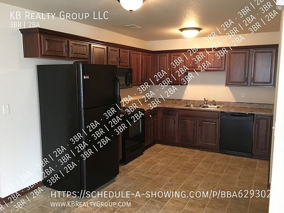 4th image of 112 SE Rock Garden Ln