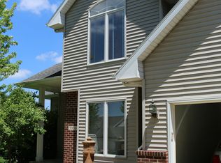 3906 Forest View Ct NE, Cedar Rapids, IA 52411