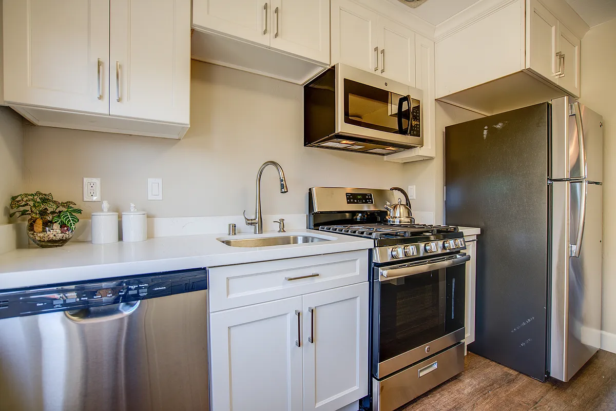 Kitchen 2 - Hillside Terrace