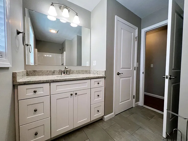 580 Elm St #5 — Photo 15