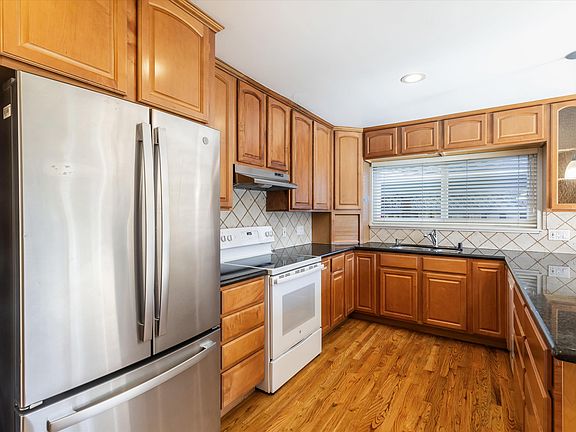 5th image of 1636 English Dr