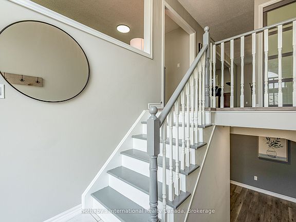 4th image of 53 Royal Beech Dr