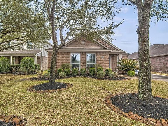 2nd image of 22116 Knights Cove Dr
