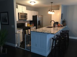 170 Foxbridge Village Rd, Branford, CT 06405