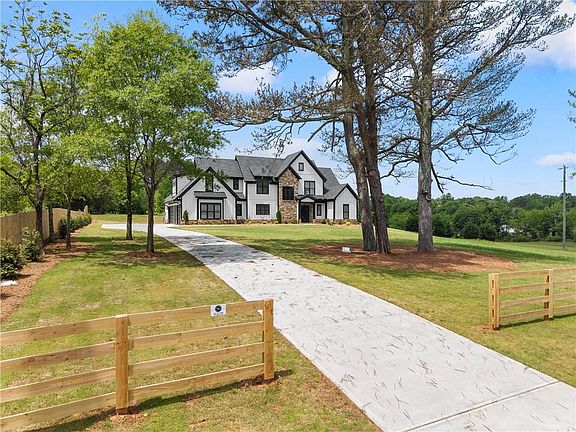 2nd image of 2275 Dr Bramblett Rd