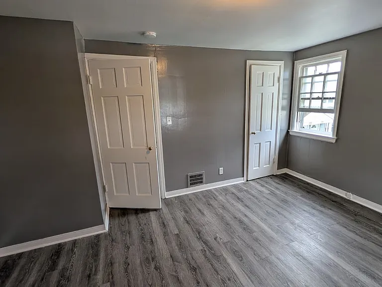 297 Millicent Ave — Photo 4