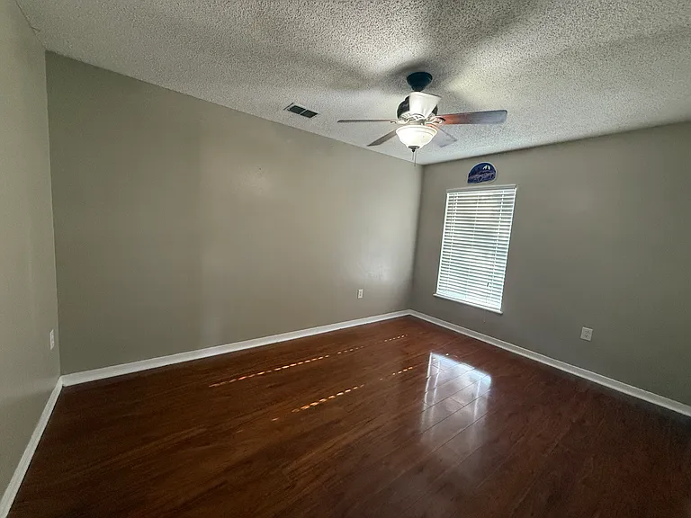 1574 Stefan Cole Ln — Photo 3