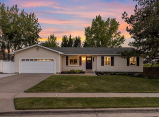 1230 E Crestridge Rd, Sandy, UT 84094