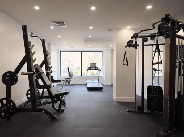 379 Ocean Parkway image 22 of 23