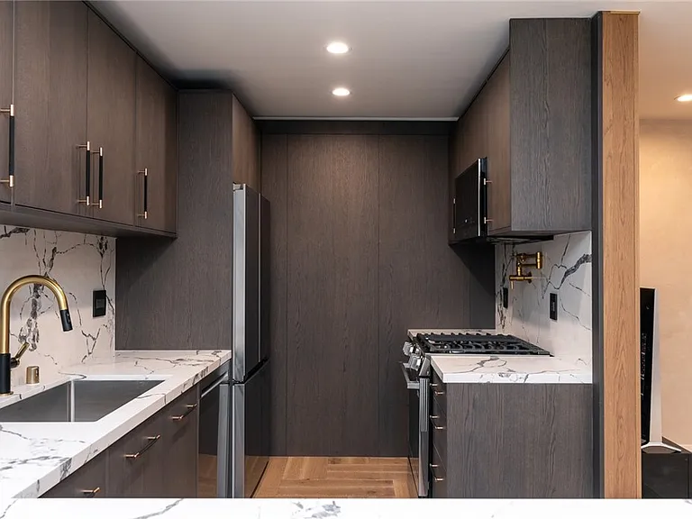 515 N Jackson St #102 — Photo 7