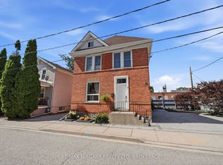 8 Trafalgar St, Saint Catharines, ON L2R 3L7