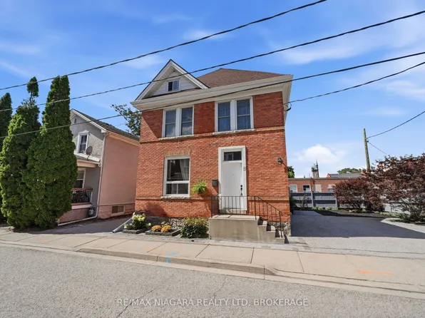 8 Trafalgar St, Saint Catharines, ON L2R 3L7