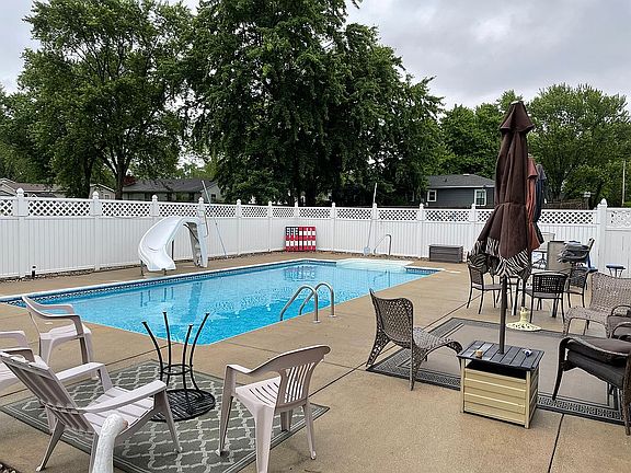 4th image of 106 Harrison Dr