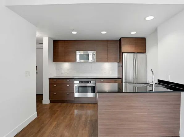 1500 W 7th St SW #401, Calgary, AB T2R 1A7
